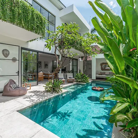Puri Senang - Luxury & Comfort 4Br Pool Villa Near Berawa Beach