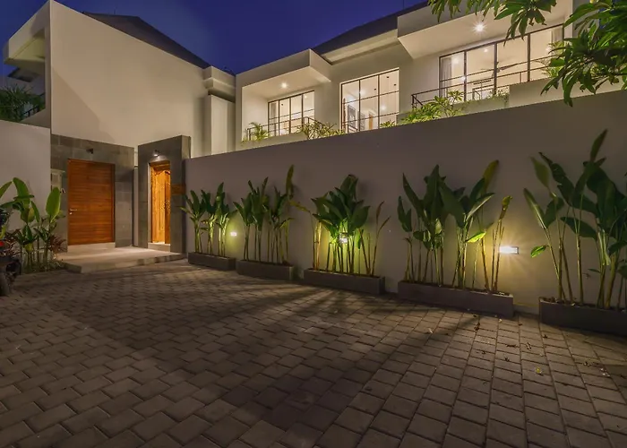 Villa Puri Senang - Modern Pool Villa, 6 Mins To Berawa & Finns *