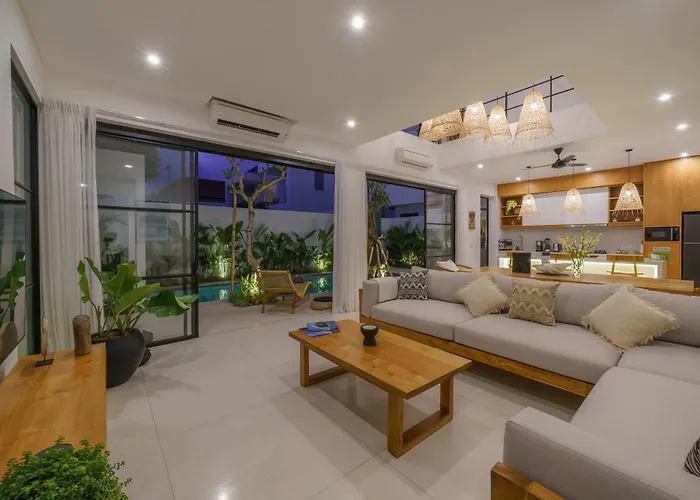 Puri Senang - Modern Pool Villa, 6 Mins To Berawa & Finns *