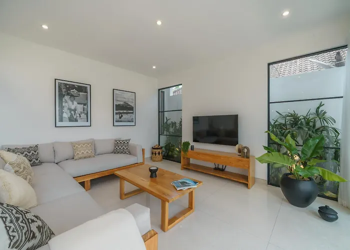 Puri Senang - Modern Pool Villa, 6 Mins To Berawa & Finns Canggu