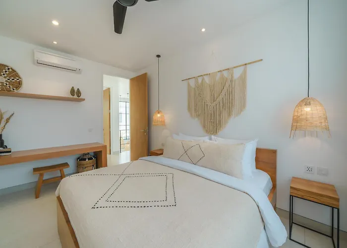 Puri Senang - Modern Pool Villa, 6 Mins To Berawa & Finns *
