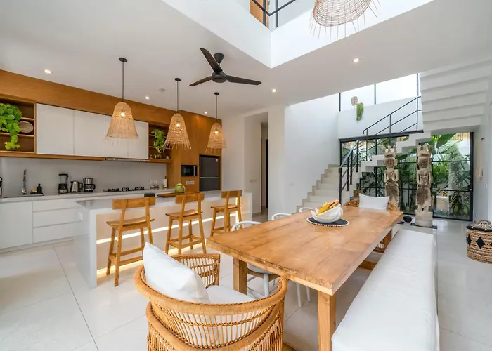 Puri Senang - Modern Pool Villa, 6 Mins To Berawa & Finns Canggu