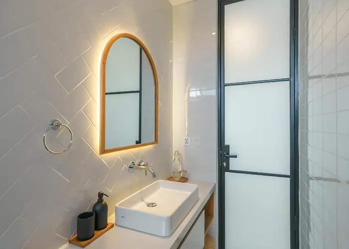 Puri Senang - Modern Pool Villa, 6 Mins To Berawa & Finns * Canggu