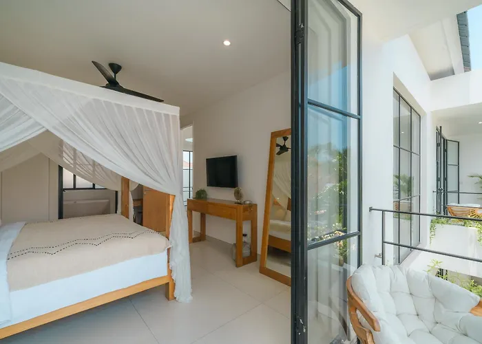 Puri Senang - Modern Pool Villa, 6 Mins To Berawa & Finns ヴィラ *