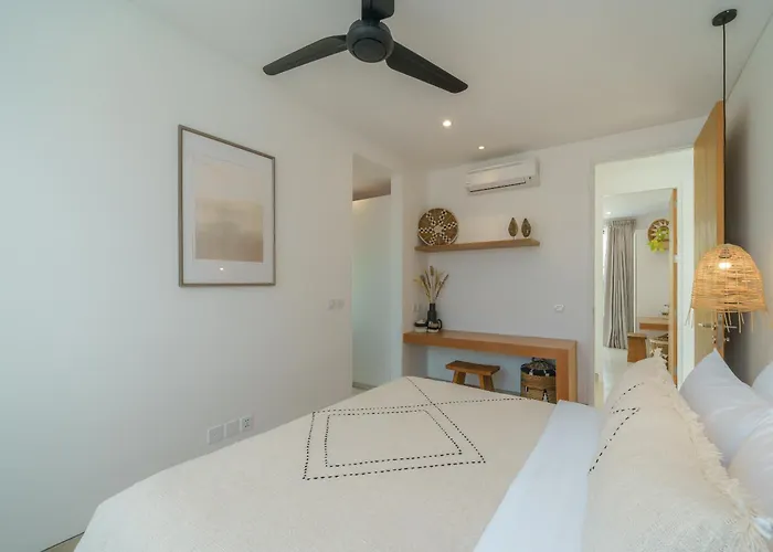 Puri Senang - Modern Pool Villa, 6 Mins To Berawa & Finns