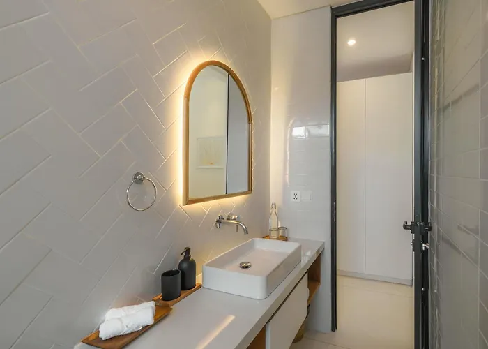 Puri Senang - Modern Pool Villa, 6 Mins To Berawa & Finns