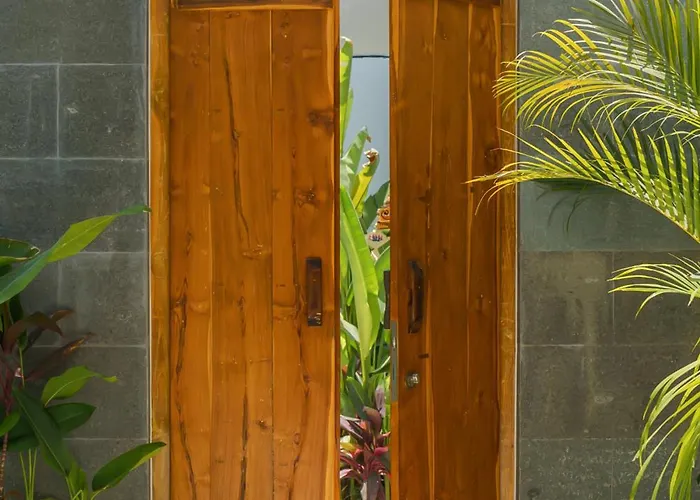 Puri Senang - Modern Pool Villa, 6 Mins To Berawa & Finns