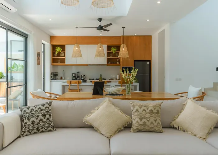 Puri Senang - Modern Pool Villa, 6 Mins To Berawa & Finns Villa *