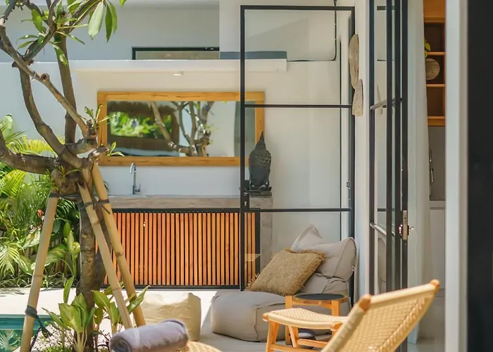 Puri Senang - Modern Pool Villa, 6 Mins To Berawa & Finns