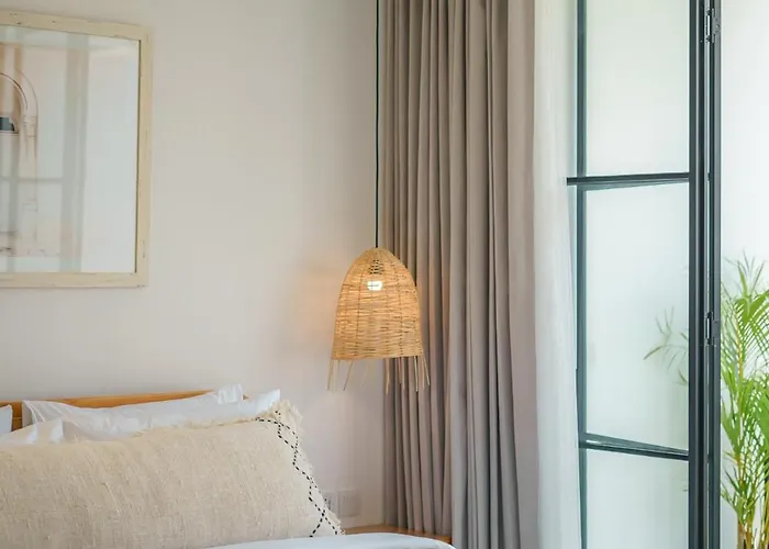 Puri Senang - Modern Pool Villa, 6 Mins To Berawa & Finns Villa *