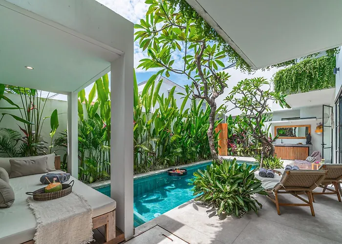 Puri Senang - Modern Pool Villa, 6 Mins To Berawa & Finns ヴィラ *