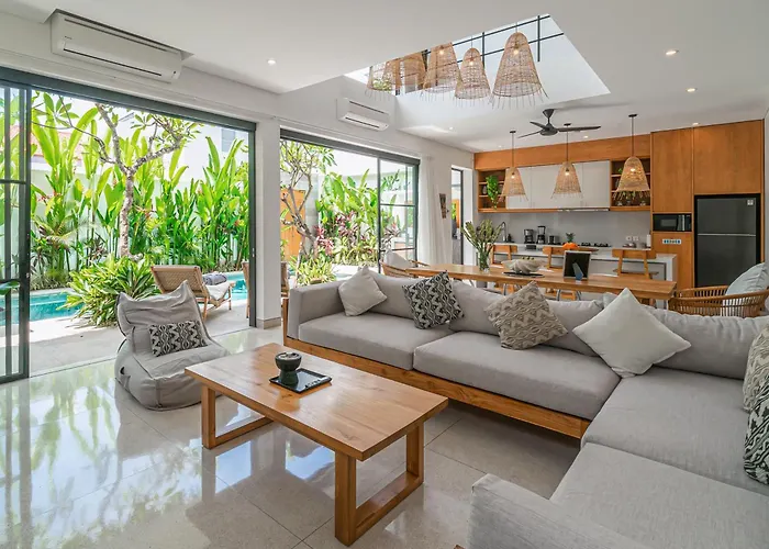 Puri Senang - Modern Pool Villa, 6 Mins To Berawa & Finns *
