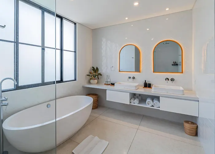 Puri Senang - Modern Pool Villa, 6 Mins To Berawa & Finns Villa *
